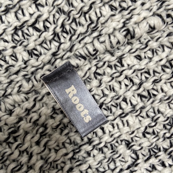 Roots Knit Infinity Scarf - Picture 3 of 4